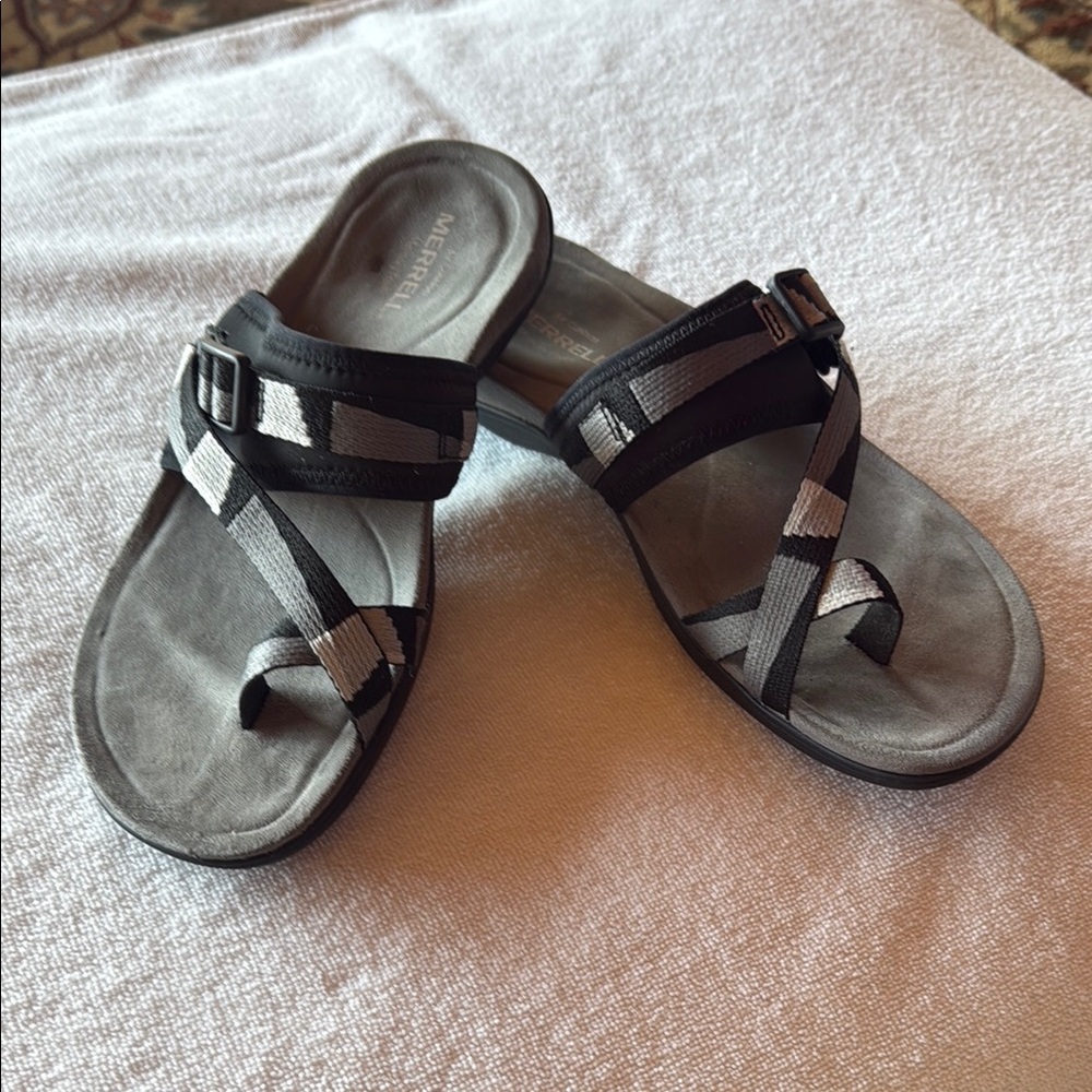 Merrell Women's Black and Gray Strappy District 3 Sandals Size 8